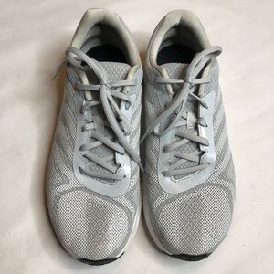 Adidas Mana bounce running shoes